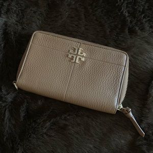Tory Burch wallet